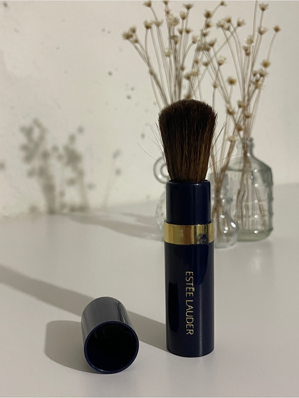Estée Lauder Retractable Powder Brush - Navy & Gold